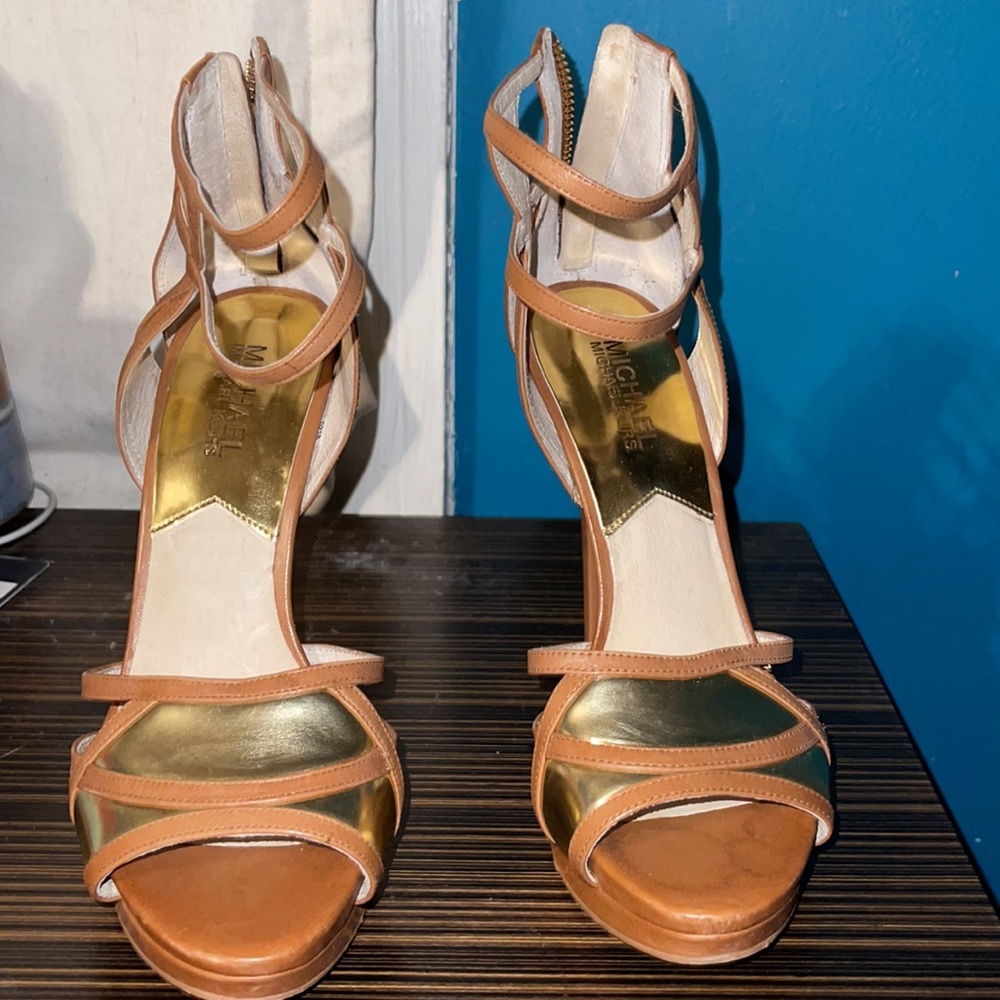 Brown Micheal Kors heels!!! - Picture 2 of 10